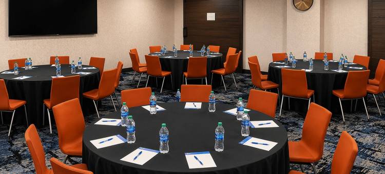 Holiday Inn Express 威克瑟姆(Holiday Inn Express WIXOM by IHG)图片