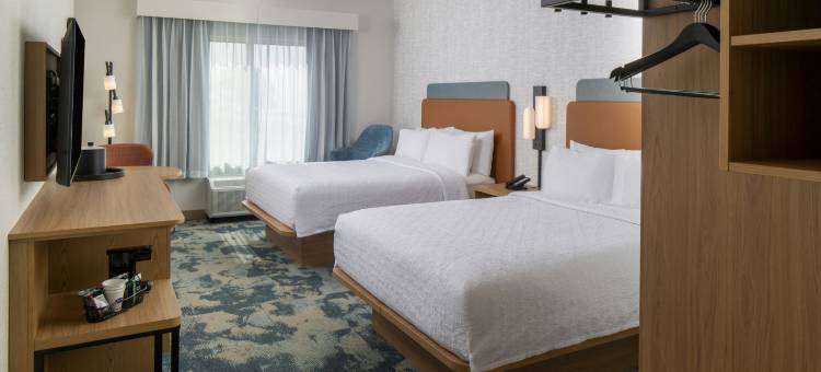 希尔顿旗下欢朋酒店，位于海湾港海滩大道(Hampton Inn by Hilton Gulfport Beach Boulevard)图片