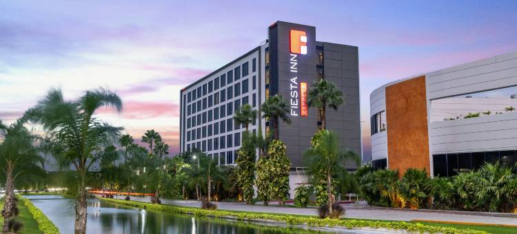 坎昆孔布嘉年华快捷(Fiesta Inn Express Cancún Cumbres)图片