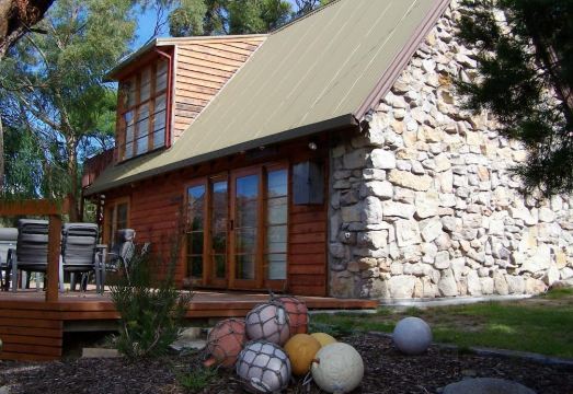 81 on Freycinet Hotel Overview