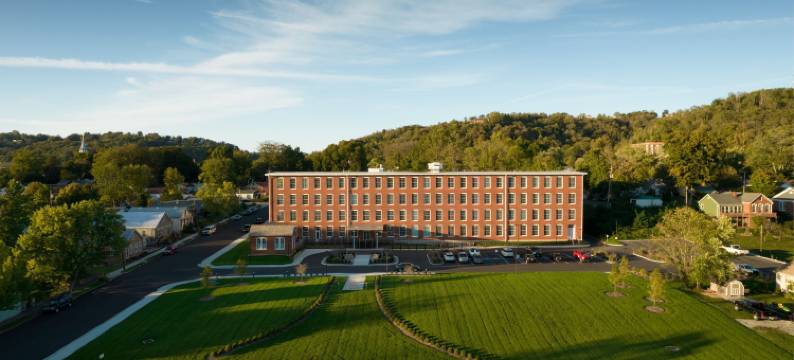 麦迪逊万枫酒店及套房历史悠久的鹰棉纺厂(Fairfield Inn & Suites Madison Historic Eagle Cotton Mill)图片