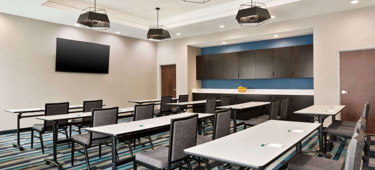 里士满拉昆塔温德姆套房酒店(La Quinta Inn & Suites by Wyndham Richmond-Sugarland)图片