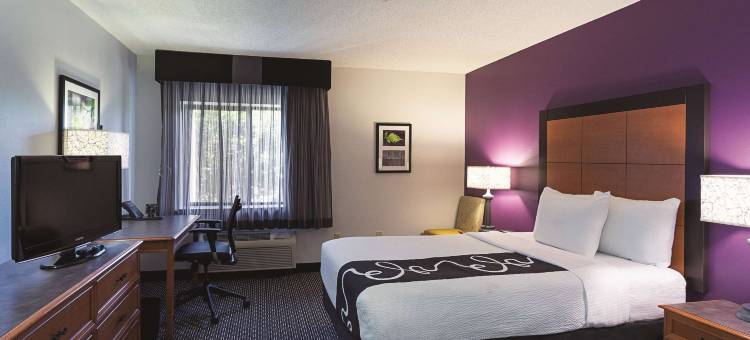 巴吞鲁日齐根莱恩拉昆塔温德姆套房酒店(La Quinta Inn & Suites by Wyndham Baton Rouge Siegen Lane)图片