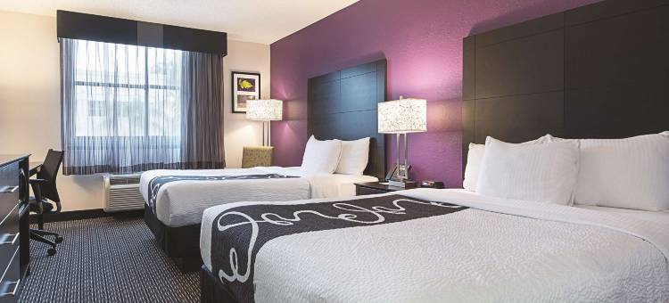 普兰特西南第六大街拉昆塔温德姆套房酒店(La Quinta Inn & Suites by Wyndham Plantation at SW 6th St)图片