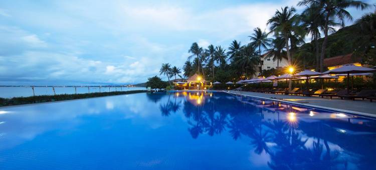 洪荣中央海滩度假村(Hon Rom Central Beach Resort)图片