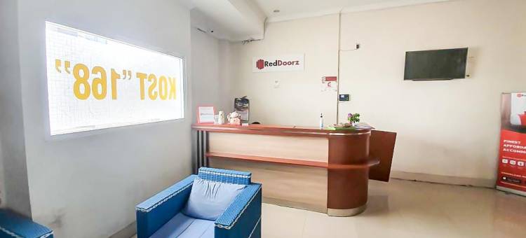 红多兹酒店-近巨港哈吉伯利安上校街(RedDoorz Near Jalan Kolonel Haji Burlian Palembang)图片