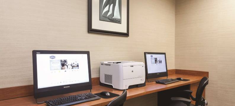 米斯提欢朋套房酒店(Hampton Inn & Suites Mystic)图片