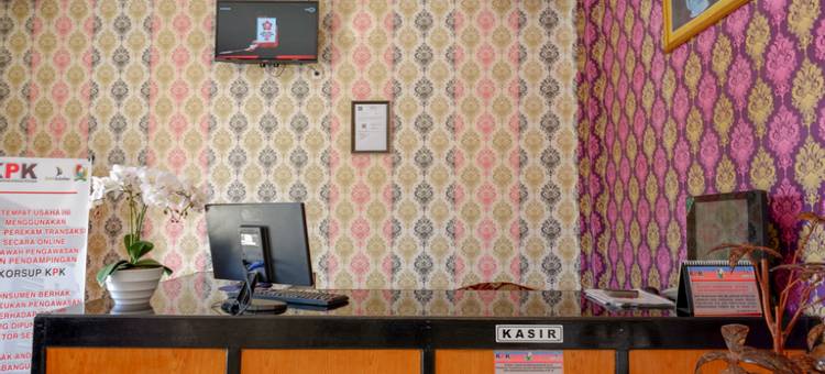 红多兹酒店@奥丽亚马真大酒店(RedDoorz @ Hotel Grand Aulia Majene)图片