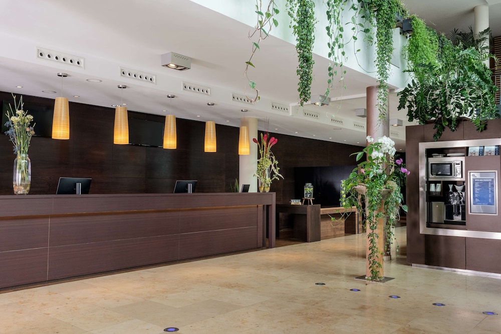 NH Stuttgart Airport Over view