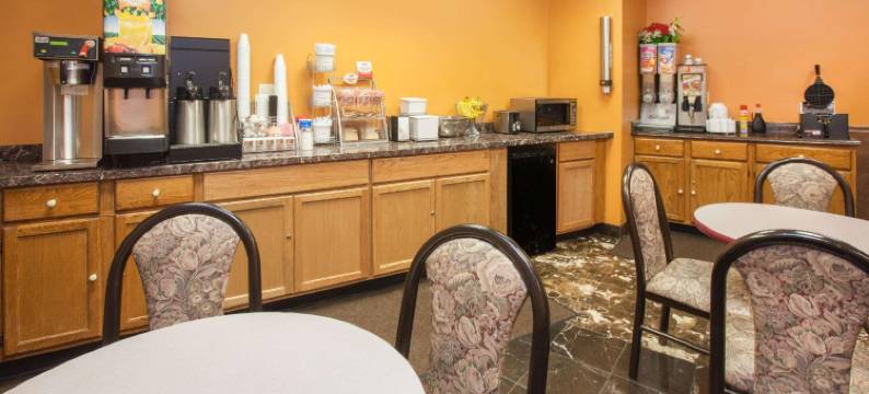 伊利诺伊州芝加哥温德姆速 8 酒店(Super 8 by Wyndham Chicago IL)图片