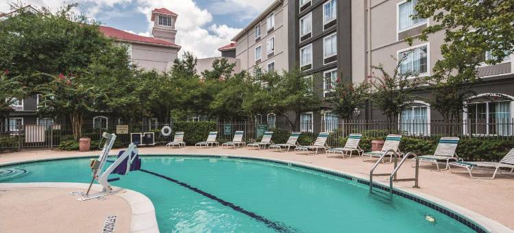 休斯顿布什IAH南拉昆塔温德姆套房酒店(La Quinta Inn & Suites by Wyndham Houston Bush IAH South)图片