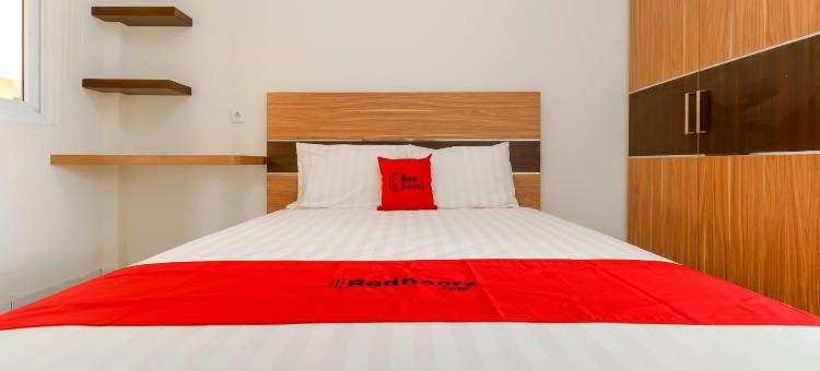 红多兹PLUS酒店-近巨港广场购物中心(RedDoorz Plus Near Palembang Square Mall)图片