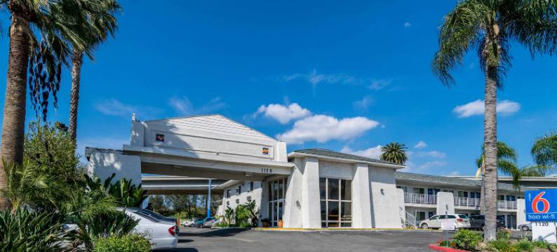 雷德兰兹6号汽车旅馆(Motel 6 Redlands, CA)图片
