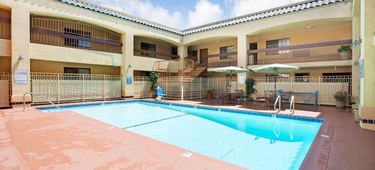 阿蒂西亚戴斯套房酒店(Days Inn & Suites by Wyndham Artesia)图片