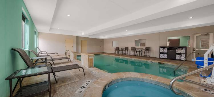 鲍维贝斯特韦斯特套房酒店(Best Western Bowie Inn  Suites)图片