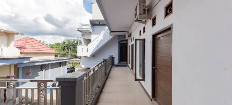 红多兹酒店-近三马林达GOR森帕加(RedDoorz Near Gor Sempaja Samarinda)图片