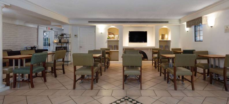 彭萨科拉昆塔温德姆酒店(La Quinta Inn by Wyndham Pensacola)图片