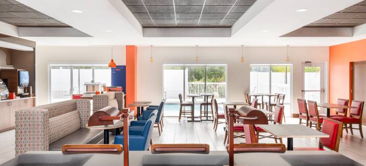 智选假日套房酒店春山(Holiday Inn Express & Suites Spring Hill)图片