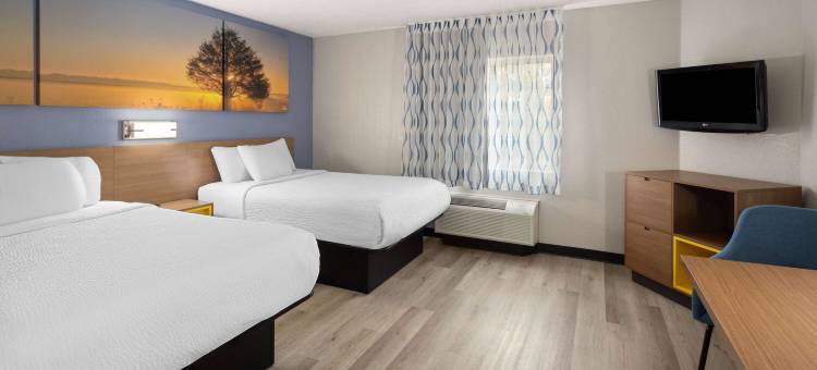 格林贝戴斯套房酒店(Days Inn & Suites by Wyndham Green Bay WI.)图片