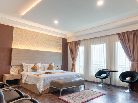 穆阿拉酒店和特尔纳特购物中心