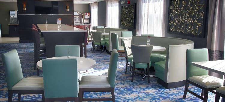 悉尼智选假日套房酒店(Holiday Inn Express & Suites Sidney)图片