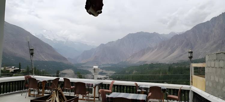 蓝月亮酒店(Hotel Blue Moon Karimabad)图片