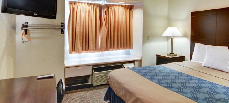 路易斯维尔 I-35 罗德威套房汽车旅馆(Rodeway Inn & Suites Lewisville I-35)图片