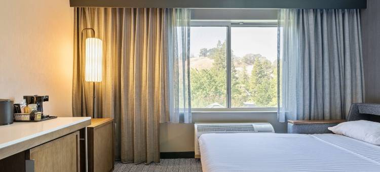 普拉森特山索尼斯塔精选酒店(Sonesta Select Pleasant Hill)图片