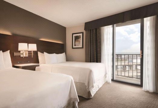 Radisson Hotel Cincinnati Riverfront Over view