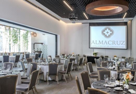 Almacruz Hotel y Centro de Convenciones (Ex Galerías) Hotel Overview