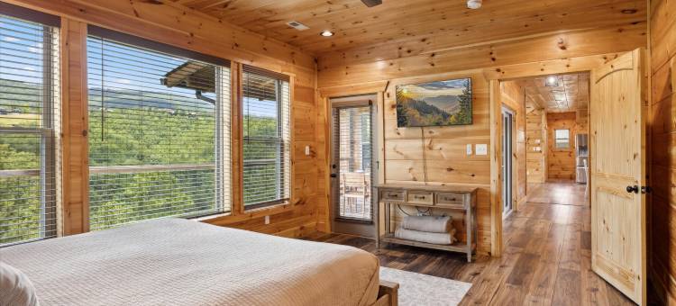 Indoor Pool and Hot Tub Oasis - Spacious Mountain Retreat图片