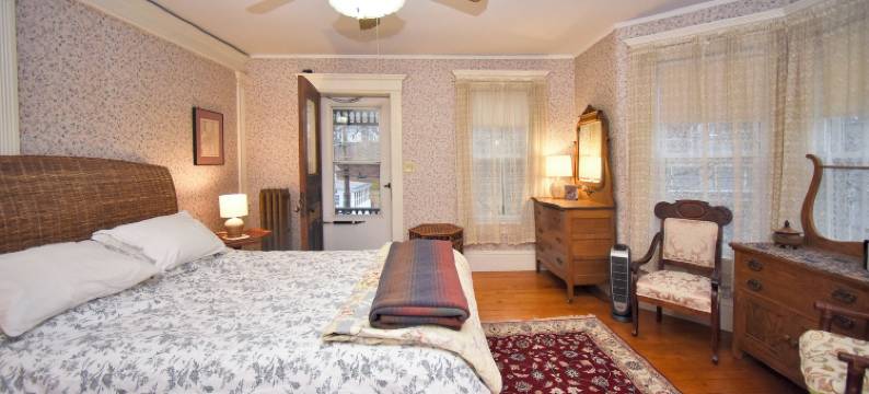 开花旅馆(Blooming Inn Shelburne Falls)图片