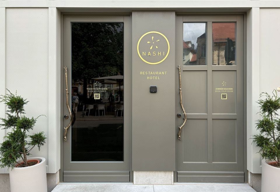 Nashi Rooms Hotel Overview