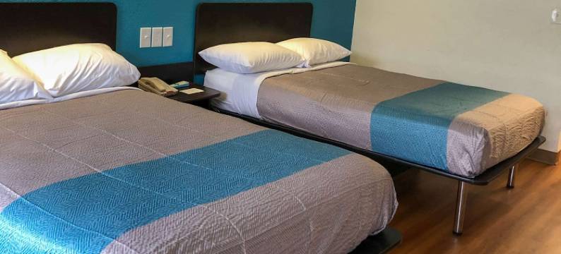 佛罗里达代托纳比奇- 赛道 6号汽车旅馆(Motel 6 Daytona Beach, FL - Speedway)图片