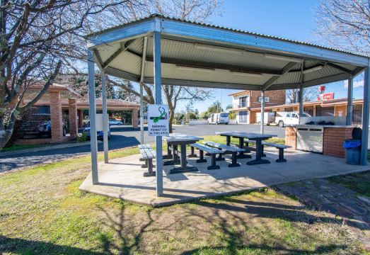 Orange Motor Lodge Hotel Overview