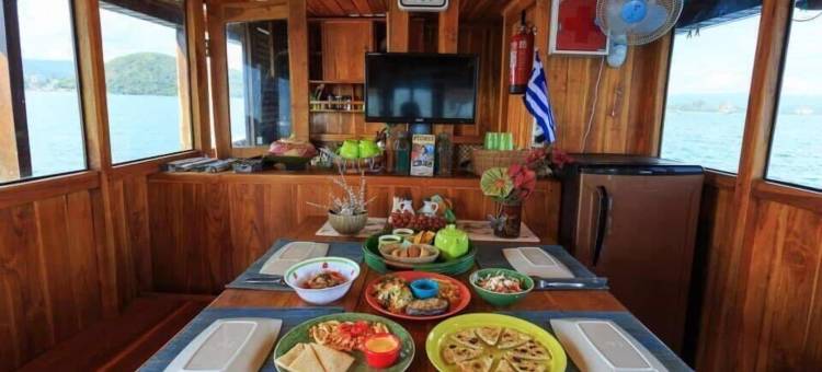 科莫多游轮酒店(Komodo Cruise Boat)图片