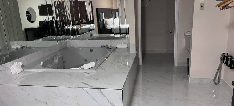 尼亚加拉瀑布城瀑布套房酒店(Falls Lodge & Suites)图片