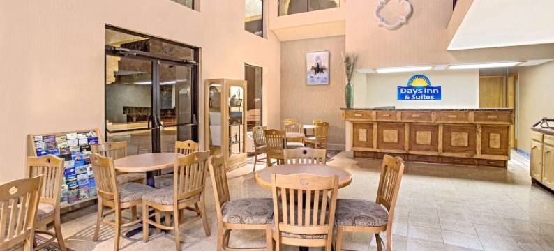 盖洛普红石温德姆戴斯套房酒店(Days Inn & Suites by Wyndham Red Rock-Gallup)图片