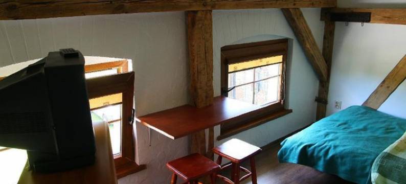 卡尔尼采近波罗的海海滩的房屋(House in Karnice Near Baltic Sea Beach)图片