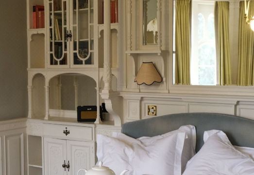 Oakley CourtHotel Overview