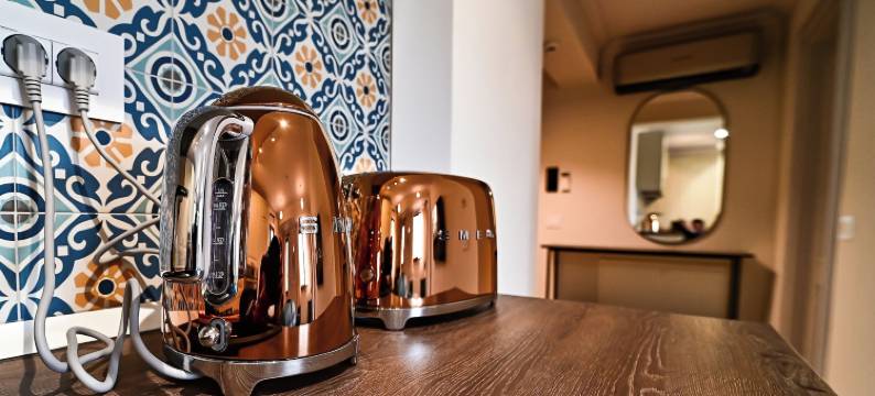 First Apartments图片