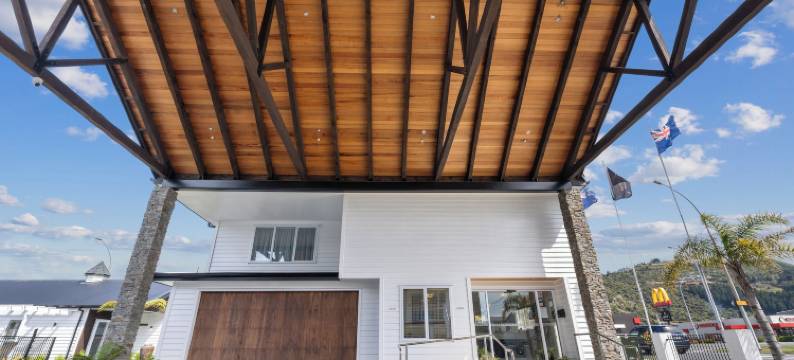 新伊娜-罗托鲁瓦(Newina Rotorua)图片