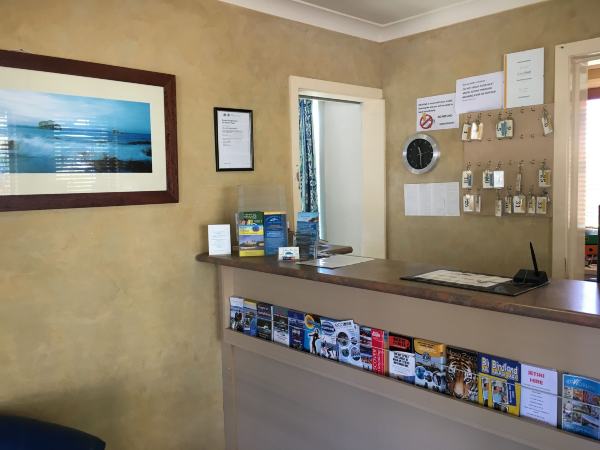 Araluen Motor Lodge Hotel Overview