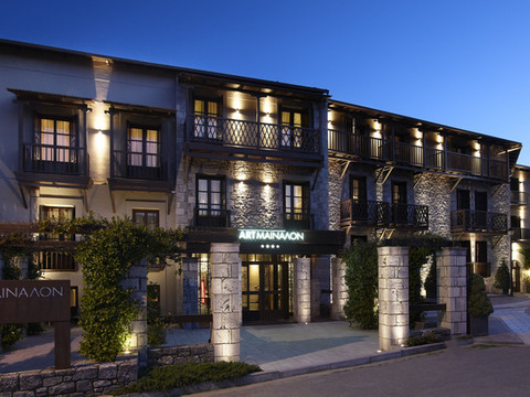 麦纳龙艺术酒店