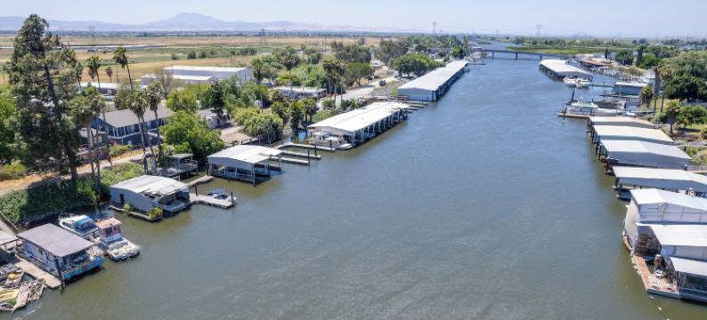 河滨Bethel岛之家，配有码头和滑道(Waterfront Bethel Island Home w/ Dock & Slip)图片