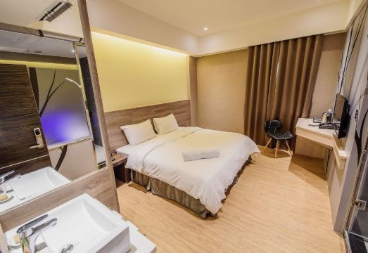 Six Fukun Hotel Hotel Overview