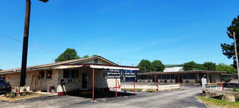 OYO 92707482 昆恩维尔梅纳行政旅馆(Executive Inn by OYO Queenville Mena)图片