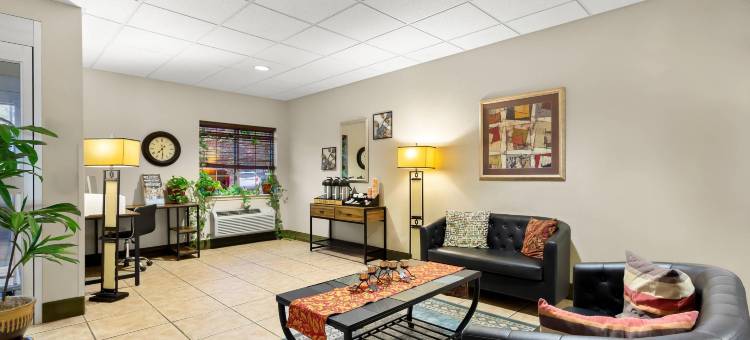 摩根敦郊区套房酒店(Suburban Studios Morgantown)图片