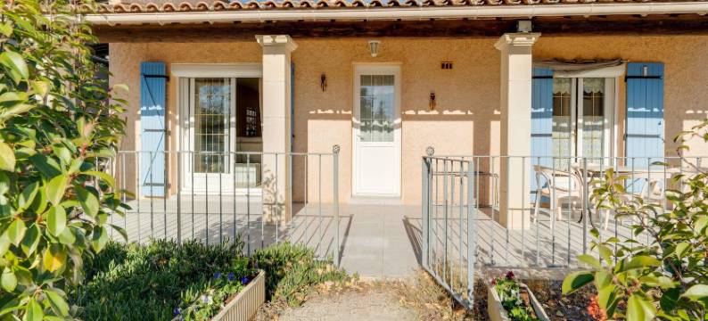 Villa with swimming pool in Sorgues图片