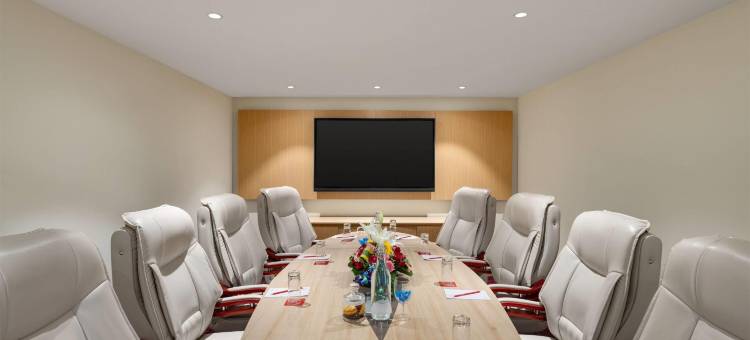 温德姆华美达安可勒克瑙机场酒店(Ramada Encore by Wyndham Lucknow Airport)图片